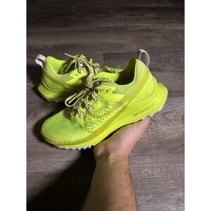 Woman’s Nike Pegasus Trail Running Shoe Size 7.5
